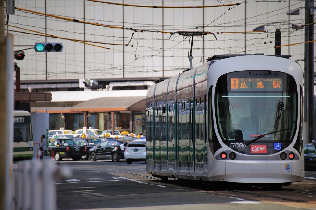 真赤激！路面電車