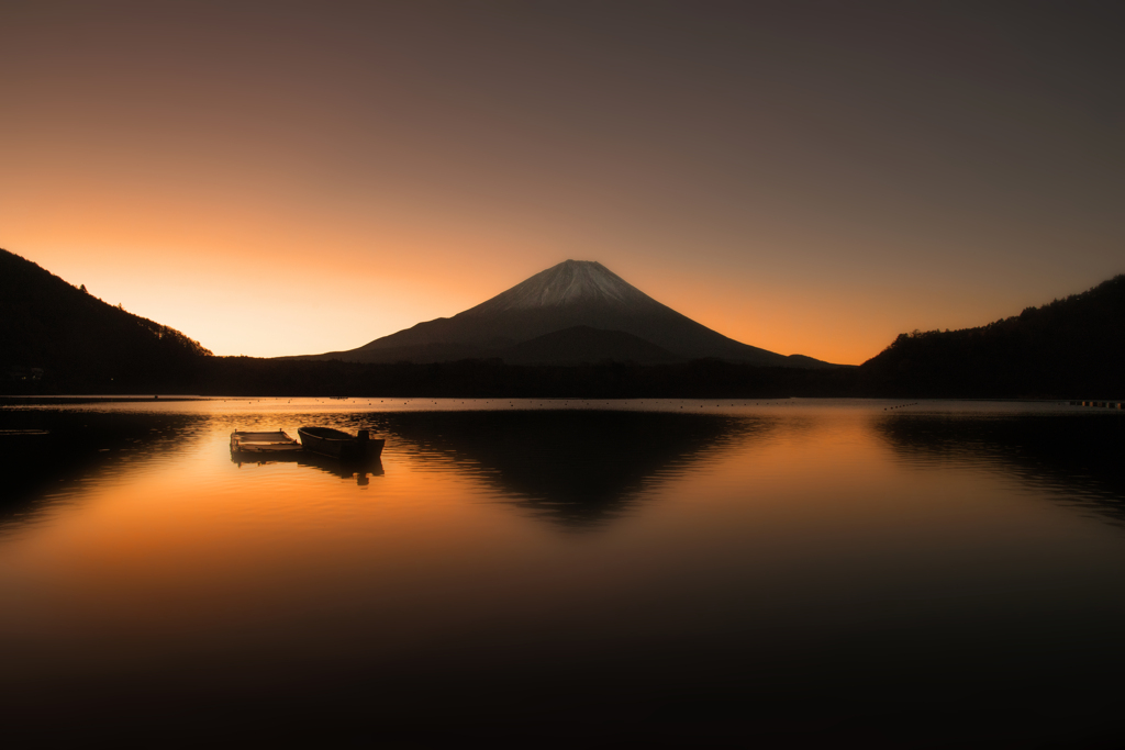 静寂の精進湖