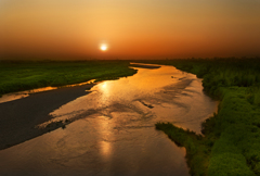荒川に沈む夕陽
