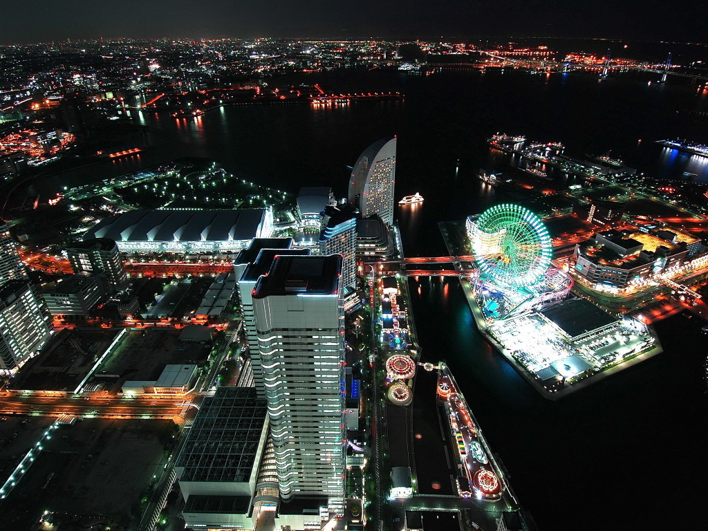 ランドマークタワー東側