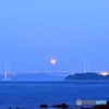月にかかる橋。