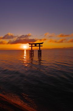 白髭神社の朝日