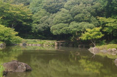 橋のある庭園