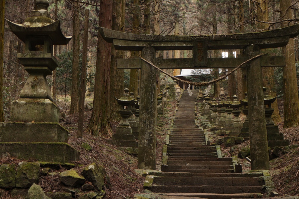 上色見熊座神社で。