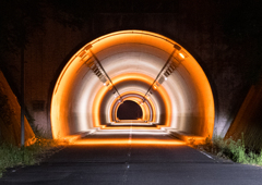 深夜の隧道