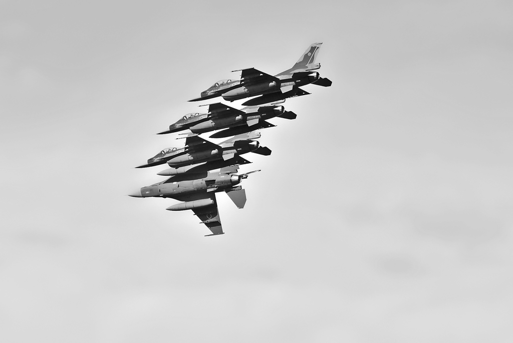 F-2フォーメーションからの...