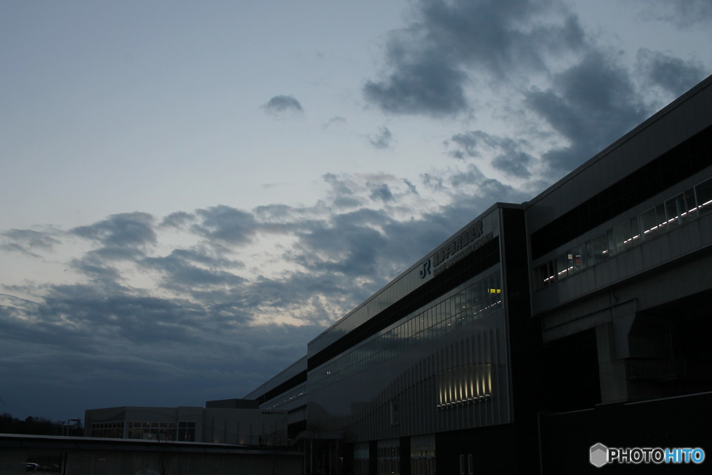 夕暮れの黒部宇奈月温泉駅