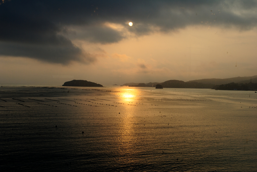 志津川湾の日の出