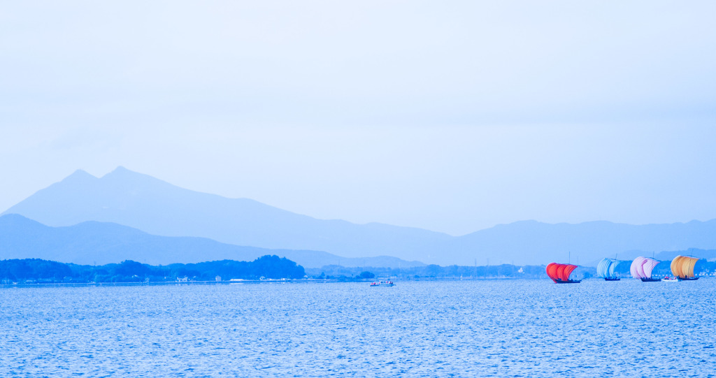 帆曳船と筑波山