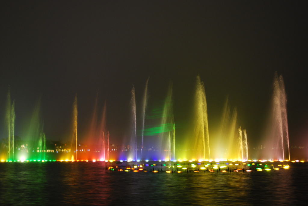 湖面の噴水ショー