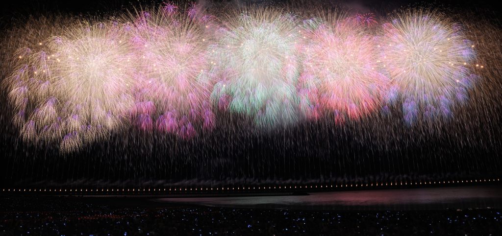 夜空に咲く大輪の花