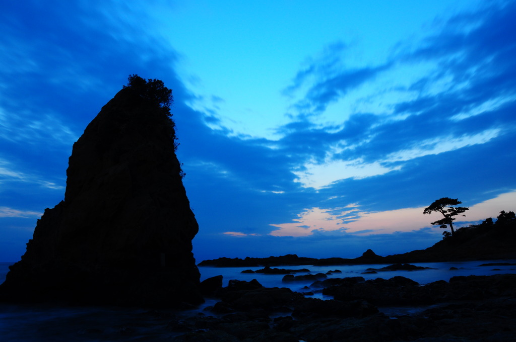 大きな岩のものがたり