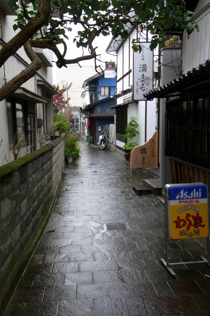 秋雨の松本路地裏3