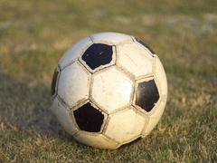 公園でサッカー・・・