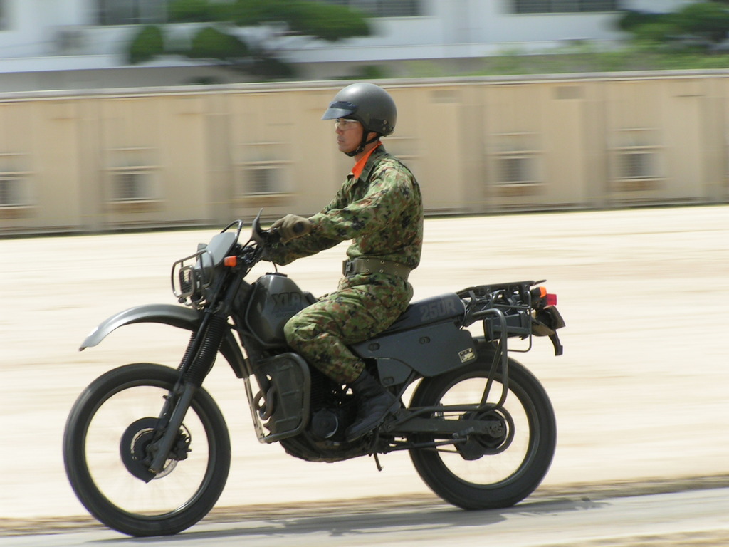 バイク偵察部隊