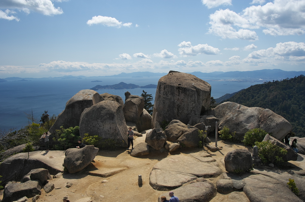 霊峰 弥山（みせん）