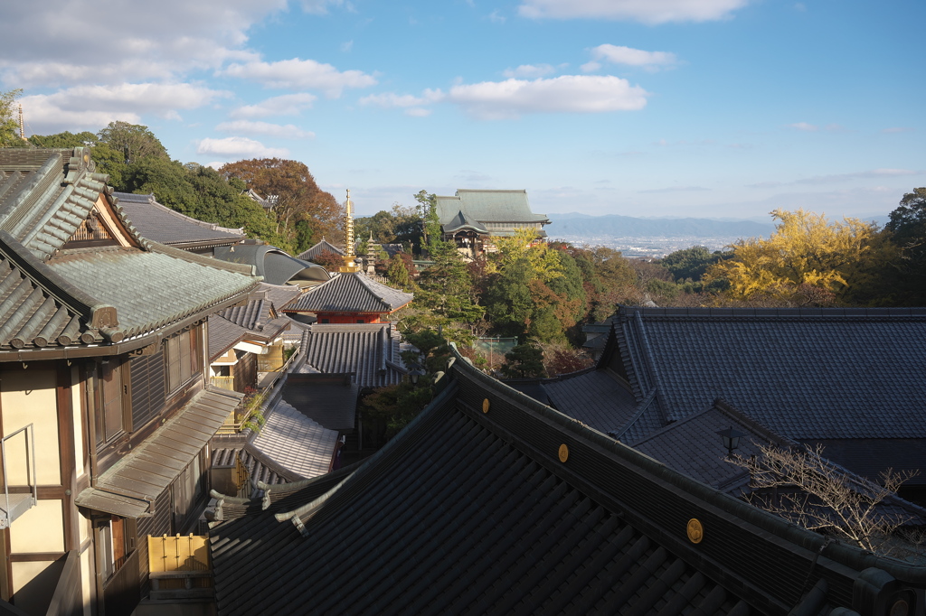 秋の日の信貴山朝護孫子寺