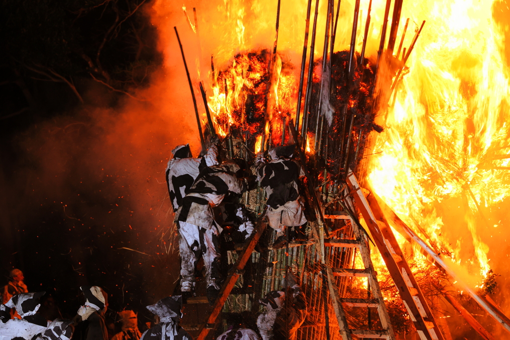 西尾市の火祭り