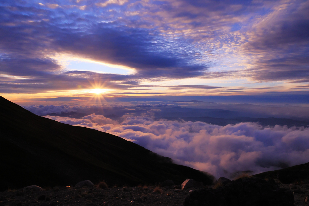 五の池小屋の夕日