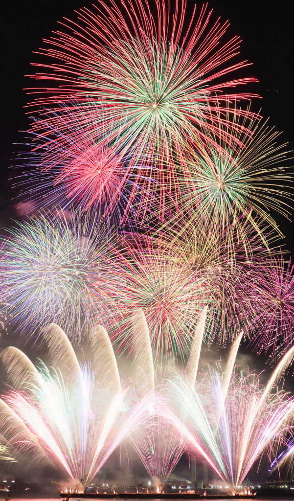 名古屋港冬花火