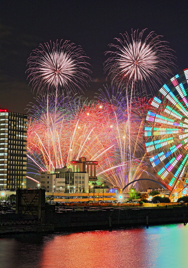名港水上芸術花火2023