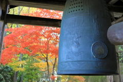 定勝寺鐘楼ともみじ