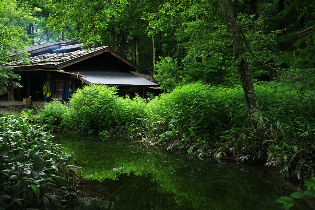湖畔の小屋