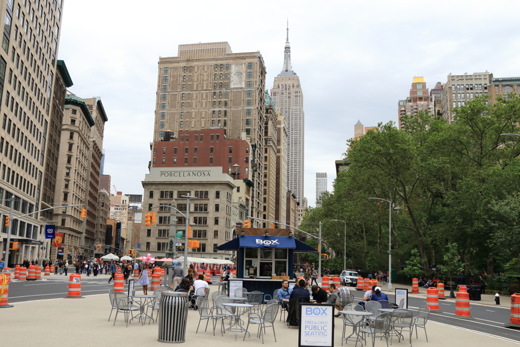 PUBLIC SEATING