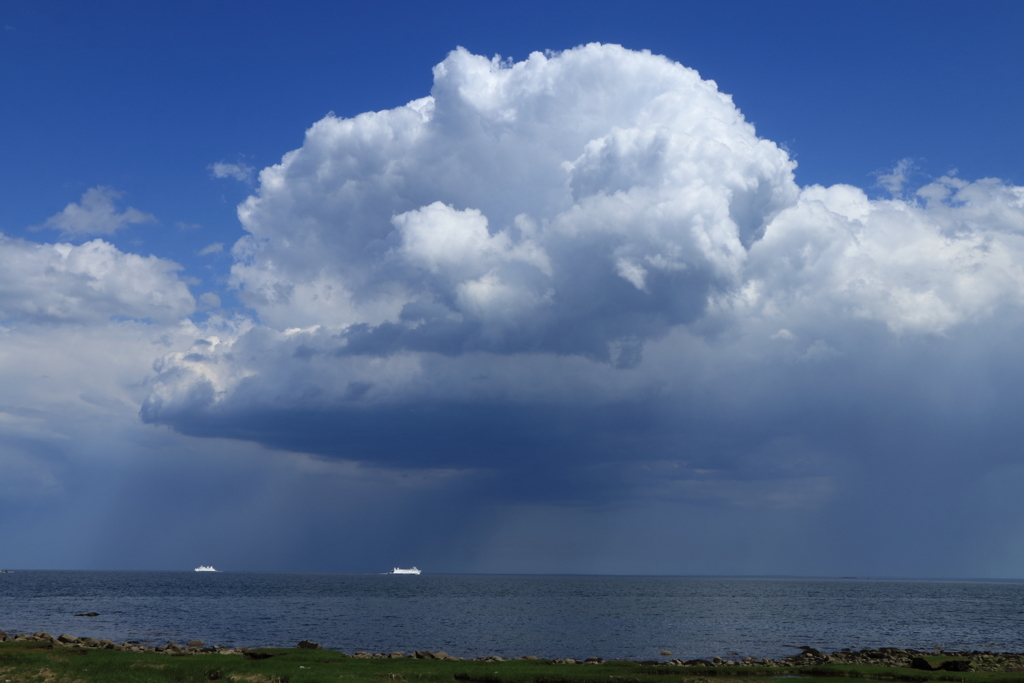 海に降る雨
