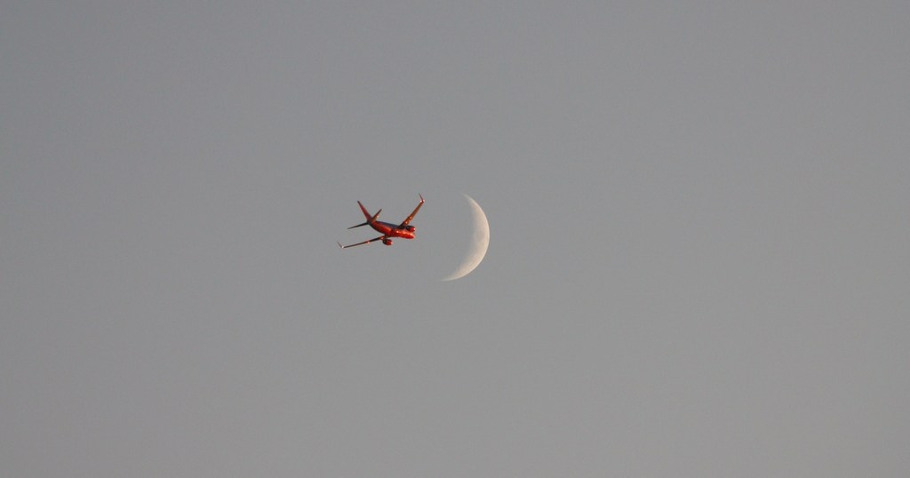 Fly to The Moon