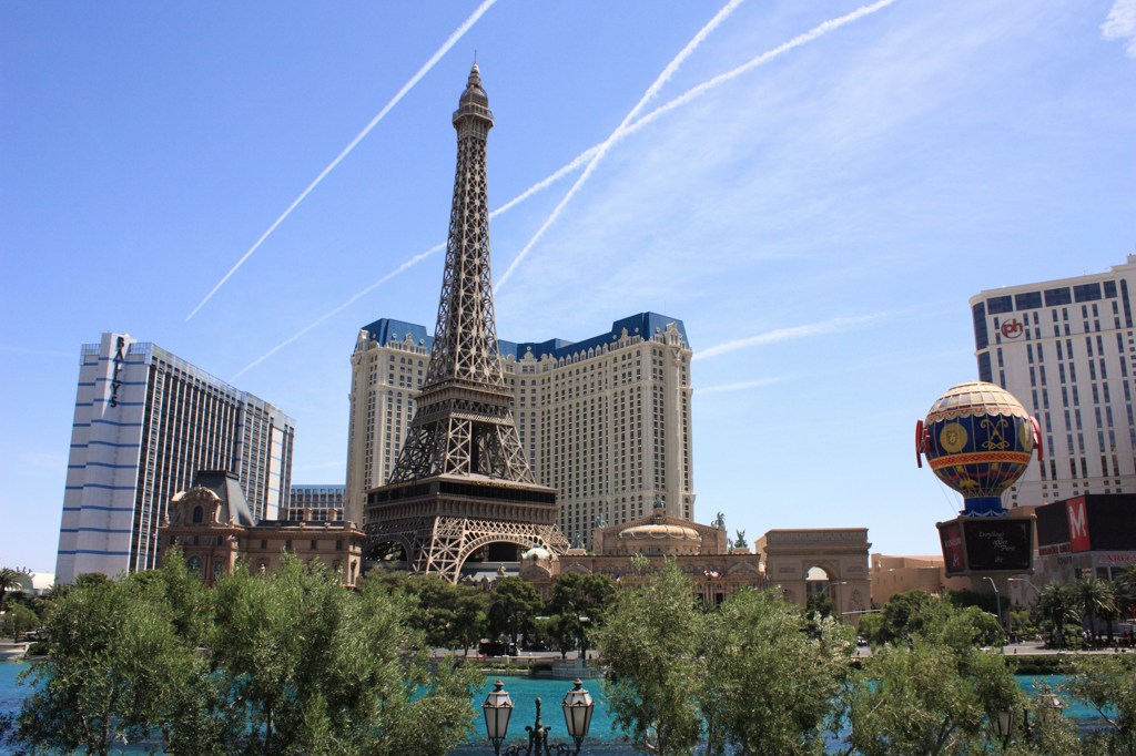 PARIS HOTEL & CASINO 