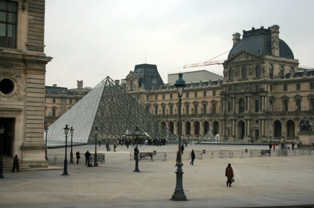 Louvre_01