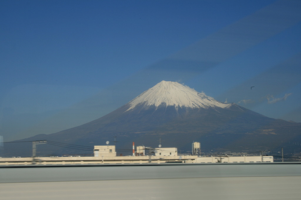 新幹線の窓から
