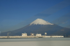 新幹線の窓から