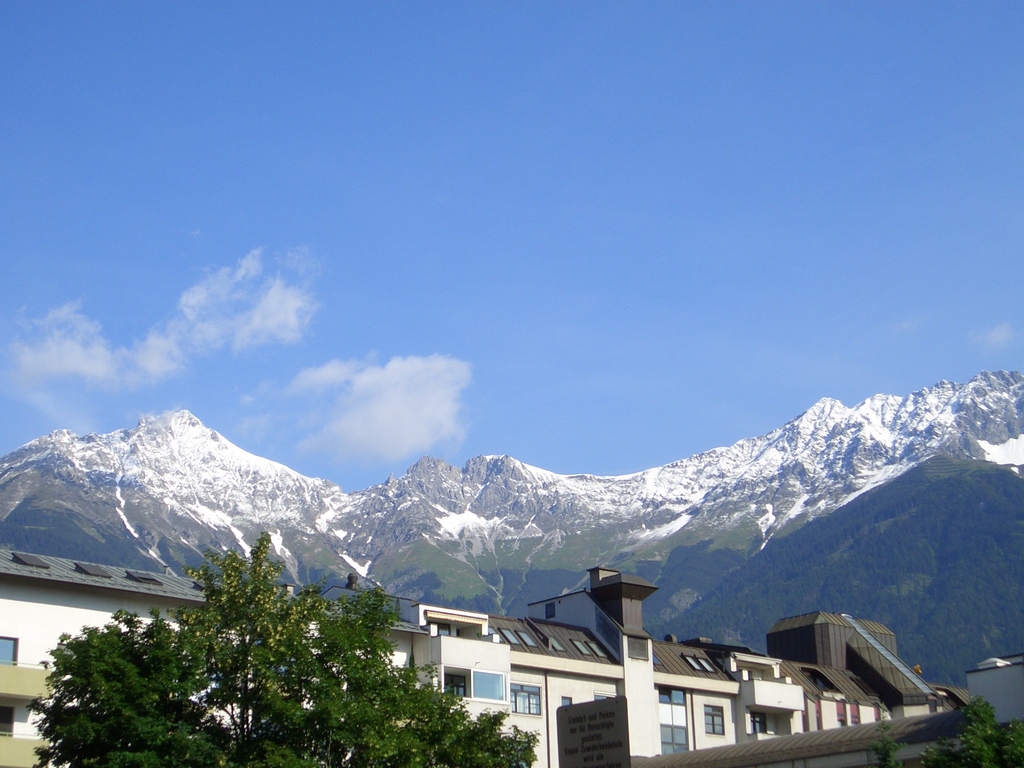 屋根の上の尾根