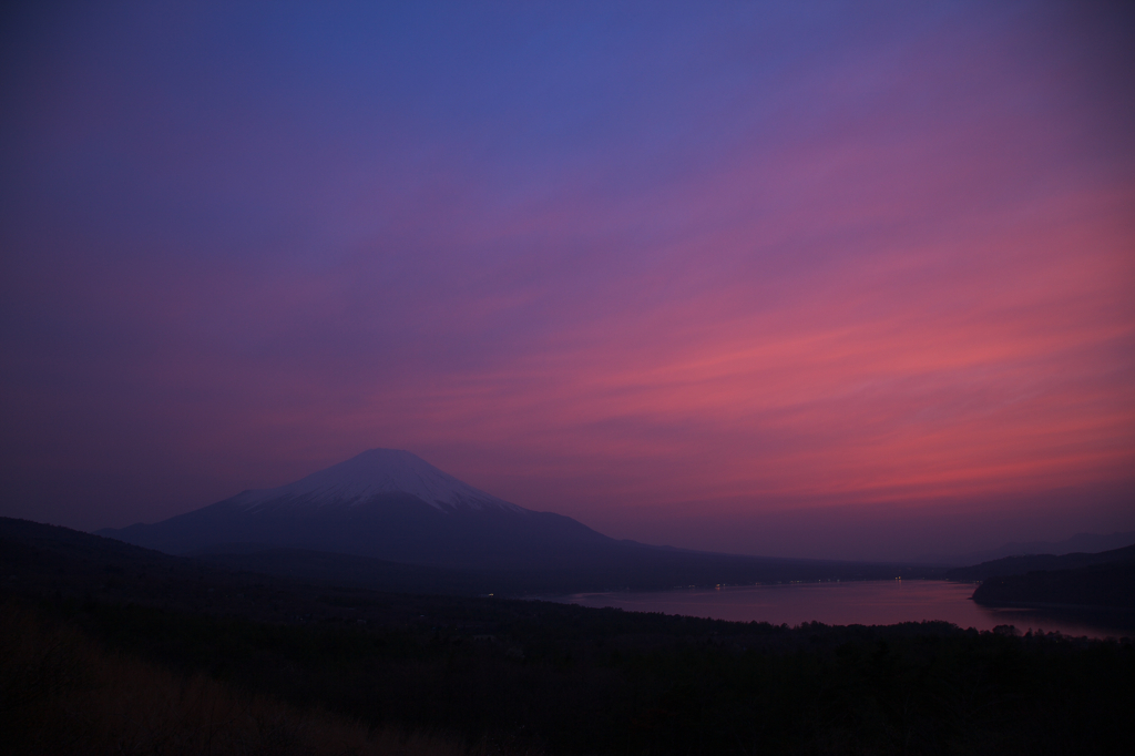 春霞の夕暮れ