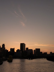 風に消える雲
