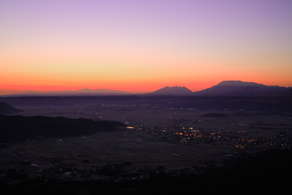 朝日を待つ町