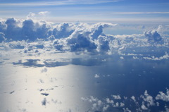 海の上の雲は