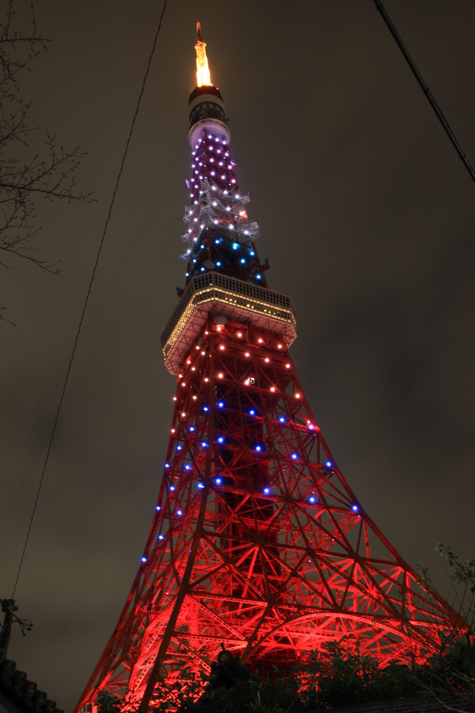 五色の東京タワー