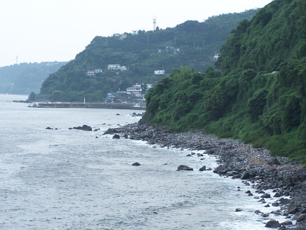 根府川の海岸線