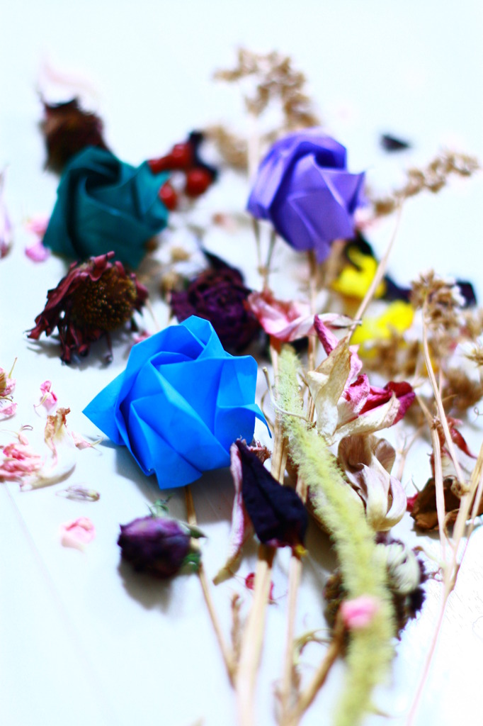 ORIGAMI ROSE