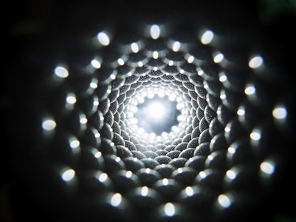 magnet　hole