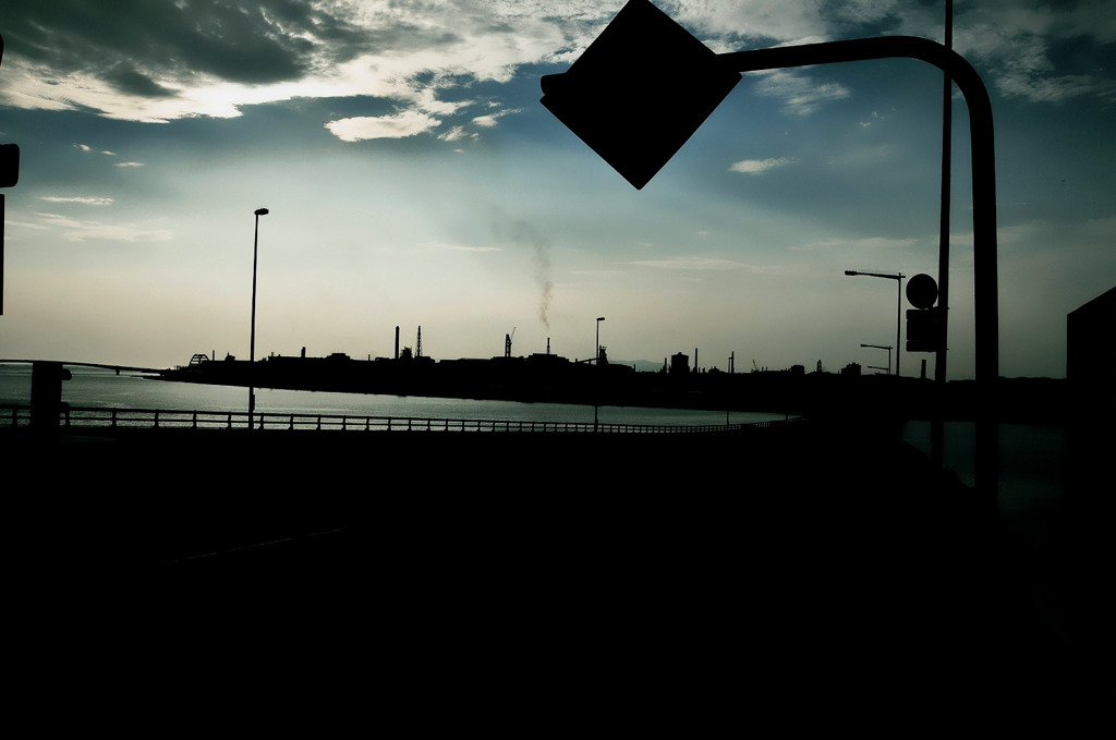 Wakayama city 01 /going to that smoke