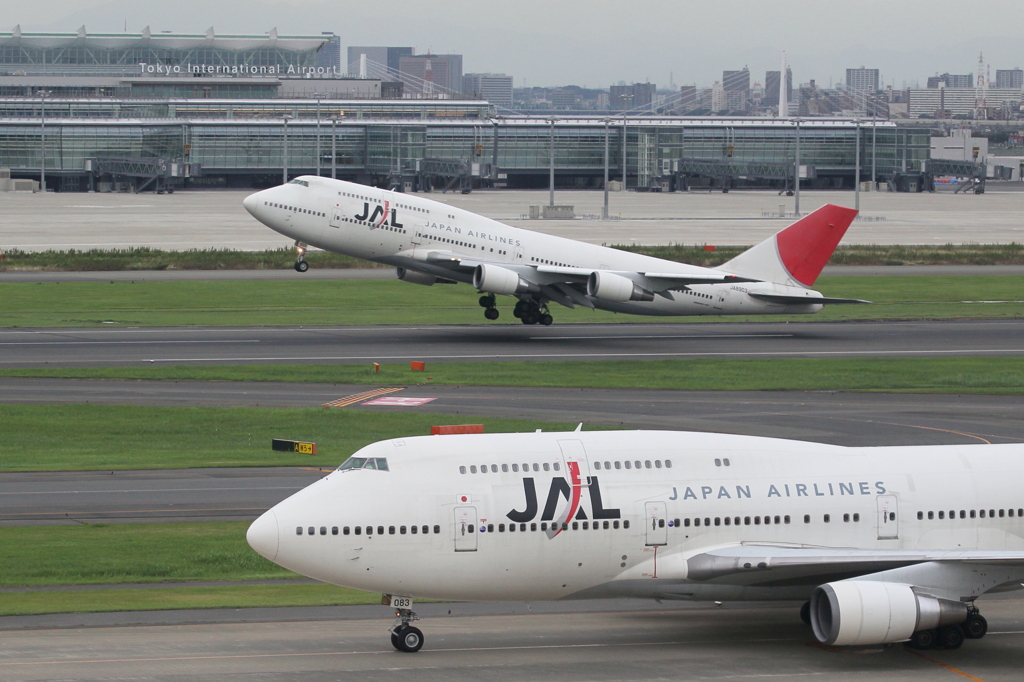 JAL B747-400D