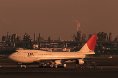 JAL B747-400D