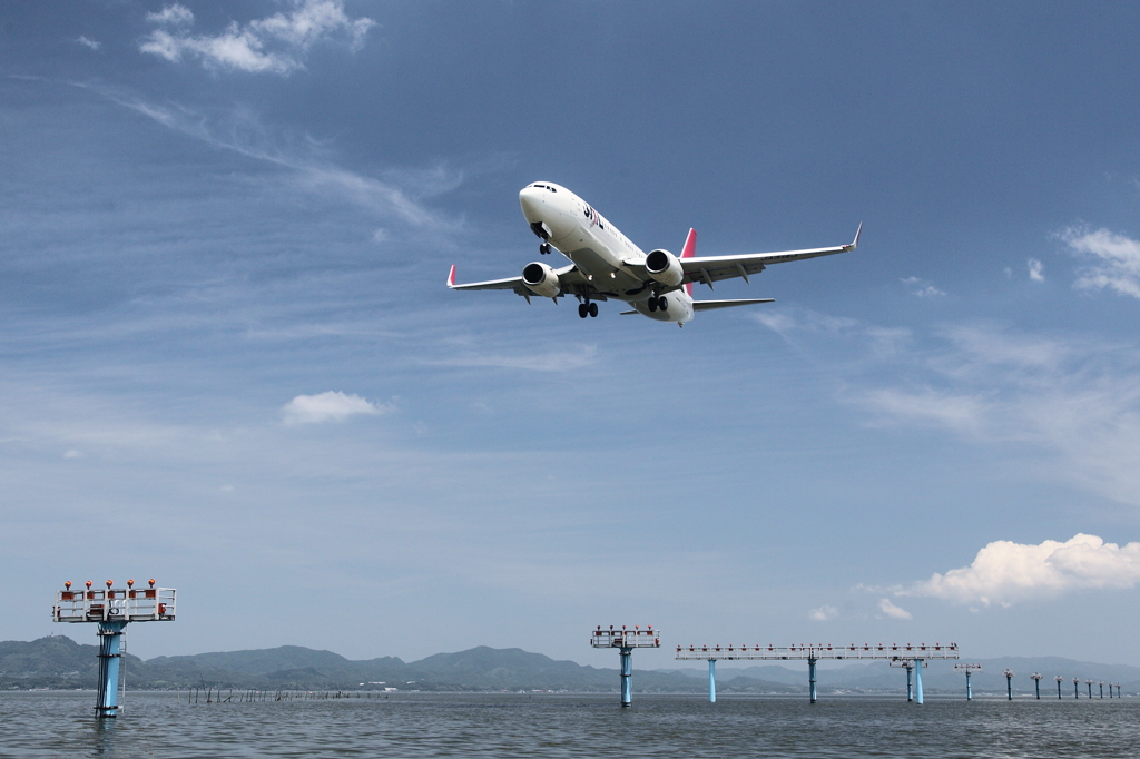 JAL B737-800　宍道湖からのアプローチ