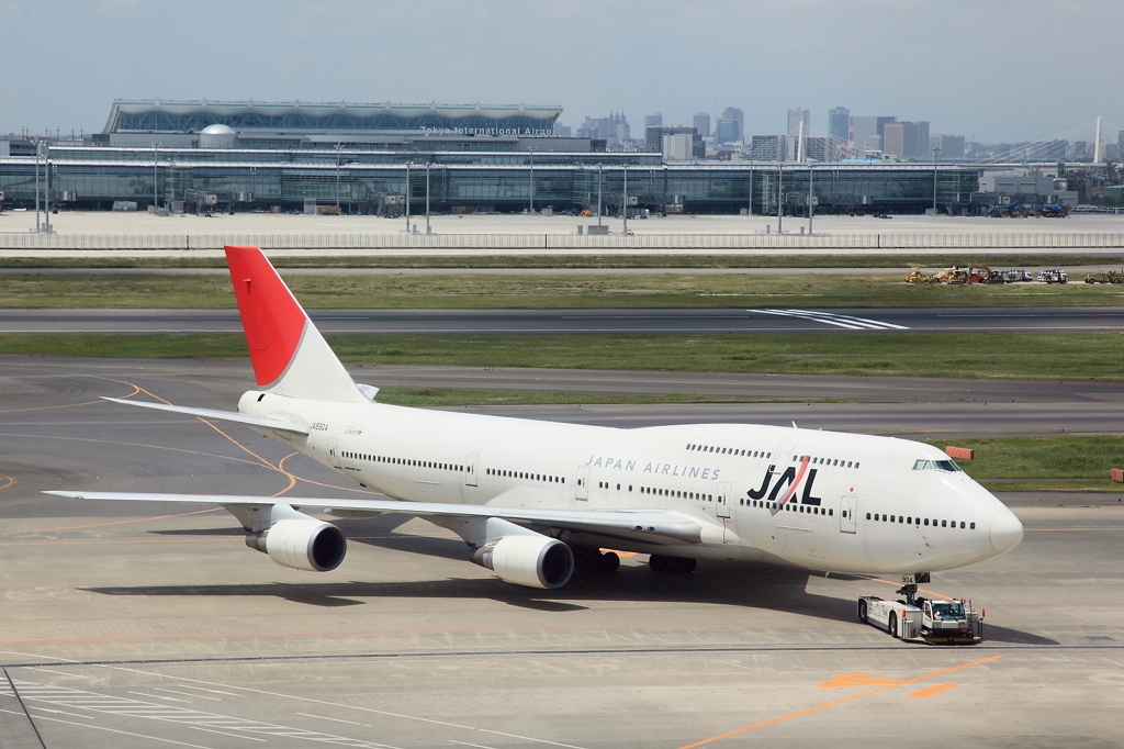 JAL B747-400D