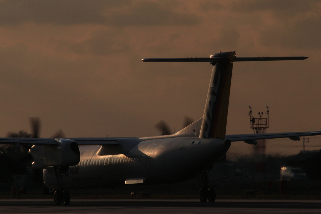 JAC DHC8-Q400