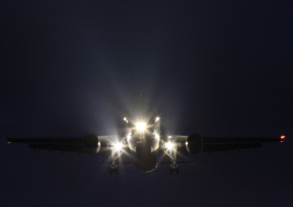 JAL A300-600R 夜のアプローチ